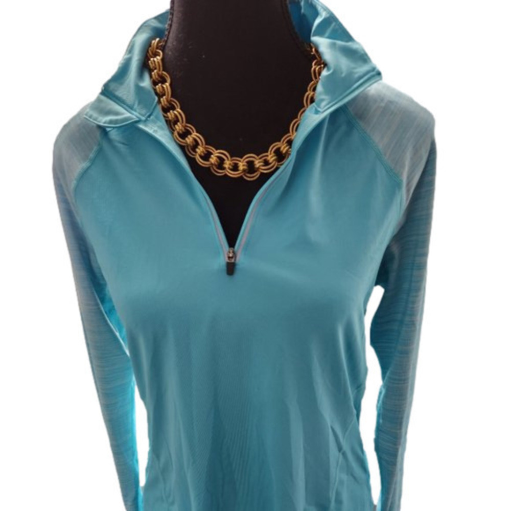 P216. Ideology Robin's Egg Blue Long-sleeved Activewear top |M